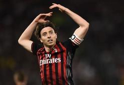 Montolivo 2019'a kadar Milan'da!