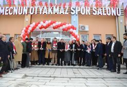 Mecnun Otyakmaz'ın ismi spor salonuna verildi