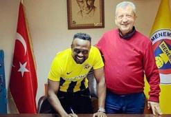 Menemenspor, Simon Zenke ve Okan Yılmaz'ı transfer etti