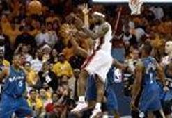 Cavaliers-Hawks