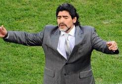 Arjantin Maradona'yı bırakmıyor