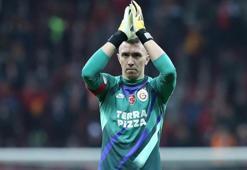 Muslera başrolde!