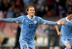 "Altın Top" ödülü Forlan'ın
