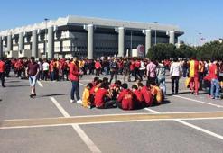 Galatasaray taraftarı Abdi İpekçi'de toplanmaya başladı