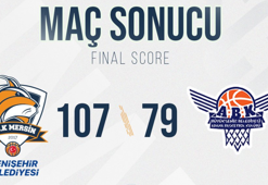 Kadın basketbolcular, öğrenciler için karşı karşıya geldi