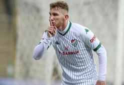Burak Kapacak kimdir, kaç yaşında? Burak Kapacak nereli, hangi mevkide oynuyor?