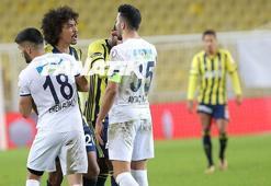 Aytaç Kara ile Luiz Gustavo kafa kafaya! Fenerbahçe-Kasımpaşa maçına damga vuran an!