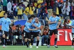 Zirvenin tek hakimi Uruguay: 0-1