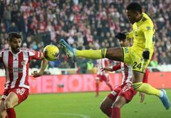 Sivasspor Fenerbahçe maçında tartışmalı kırmızı kart kararları!