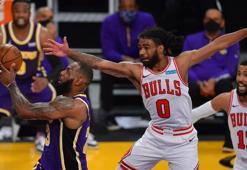 Lakers, iç sahada Chicago'u mağlup etti