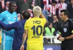 Sivasspor - Fenerbahçe maçında tartışmalı pozisyon! Penaltı mı olmalıydı?