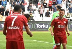 Emre Kılınç büyükleri boş geçmiyor