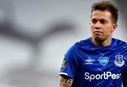 Bernard, Roma'ya; Olsen, Everton'a