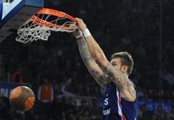 Efes evinde galip: 63-56