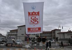 Sivasspor - Fenerbahçe maçı öncesi şehir bayraklara büründü!