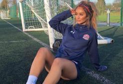 En ateşli sol bek Laura Merrin beğeni topluyor