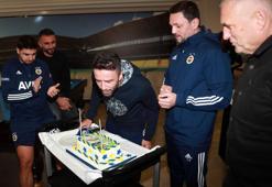 Fenerbahçe'de Gökhan Gönül'ün doğum günü kutlandı