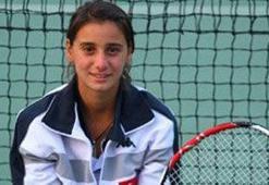Melis'ten bir ilk daha