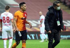 Galatasaray taraftarı isyan etti: Falcao artık yeter!