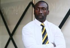 Jimmy Floyd Hasselbaink, Burton Albion'ın teknik direktörlüğüne getirildi