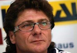 Napoli'de Mazzari devri
