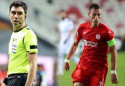 Beşiktaş - Sivasspor maçında kırmızı kart gören Hakan Arslan'a: Söylenecek bir söz yok!