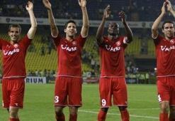 Twente evinde diğerleri dışarıda