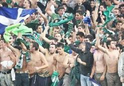 Yunan taraftarları çılgına döndü!