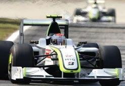İtalya'da zafer Barrichello'nun!