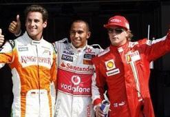İtalya'da ilk cep Hamilton'un!
