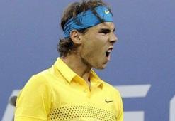 Nadal'a yağmur engeli