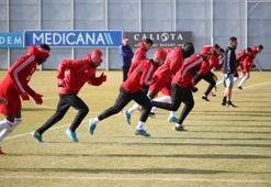 Lider Sivasspor'dan 'halaylı' antrenman!