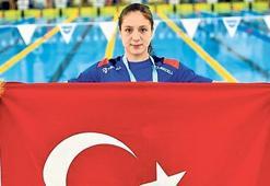 Milli Yüzücü Merve Tuncel rekor kırdı!