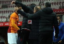 Galatasaray'ın genç yeteneği Bartuğ Elmaz'ı Fatih Terim teselli etti