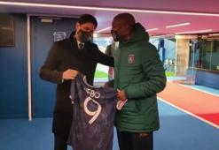 PSG başkanından ırkçı saldırıya maruz kalan Webo'ya jest
