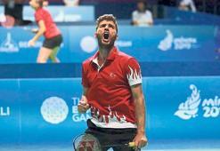 Milli badmintoncu Emre Lale ilklerin peşinde