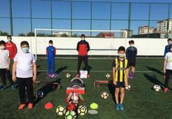3 bin sporcuya spor malzemesi dağıtıldı