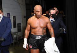 Mike Tyson ringlere geri döndü