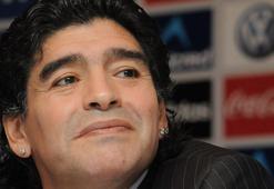 "Maradona, futbolu dünyaya sevdiren adamdı"