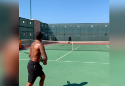 Lewis Hamilton'dan tenis paylaşımı! 'Çok iyi olmasak da...'