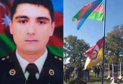 Azeri şehit asker Ferid Dursunov'un mezarında Galatasaray bayrağı