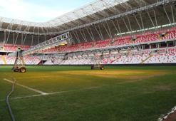 Yeni 4 Eylül Stadyumu çimleri bakıma alındı