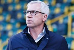 Alan Pardew'un yeni adresi CSKA Sofya