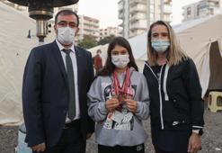 Şampiyon depremzede Yağmur Acar'ın yeni madalyaları verildi