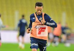 Fenerbahçe taraftarlarından Caner Erkin ve Gökhan Gönül'e sevgi seli
