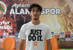 Alanyasporlu futbolculardan lösemili çocuklara destek