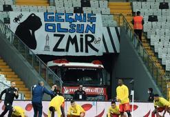 Mesut Yılmaz ve İzmir için saygı duruşu