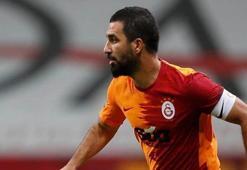 Arda Turan, 3 bin 481 gün sonra derbide forma giydi