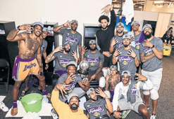 LeBron'lu Lakers 10 yıl sonra finalde