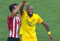 Sivasspor'dan Ankaragücü futbolcusu Bolingi için geçmiş olsun mesajı